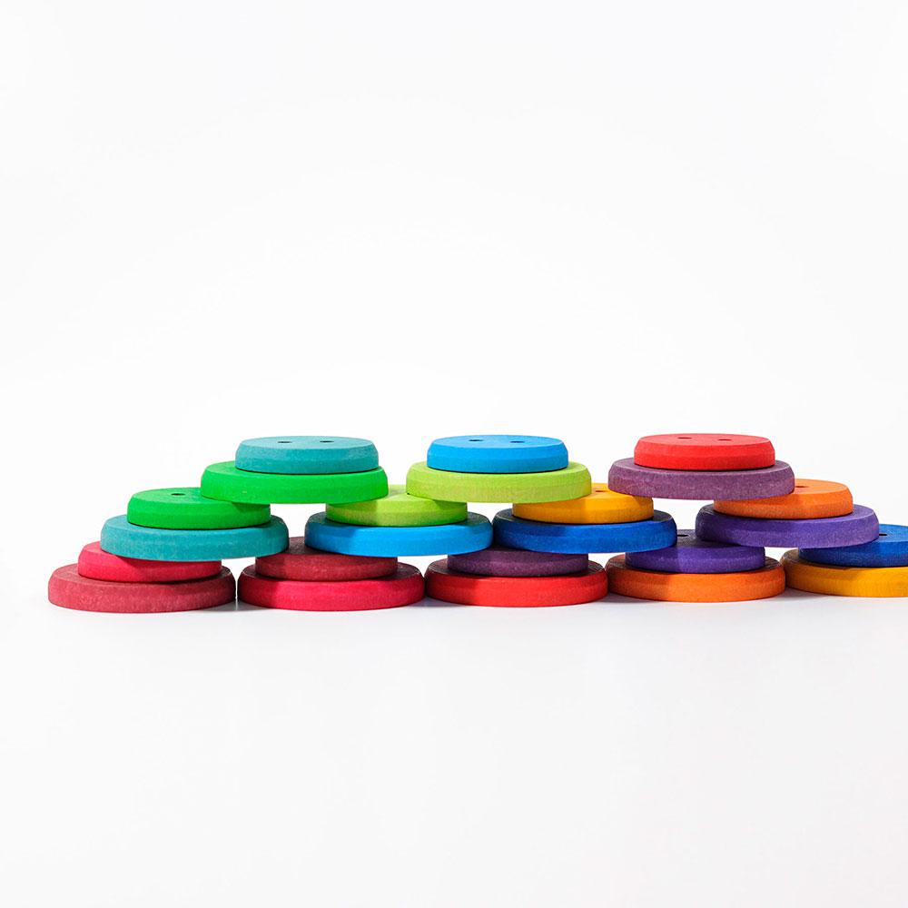 Botones madera ensartables colores :: Grimm´s :: Juguetes :: Dideco
